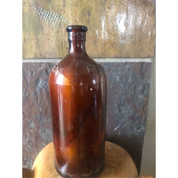 Vintage 1930s–1940s Amber Glass Clorox Pint Bottle with Embossed Diamond Logo - Picture 4 of 12